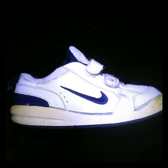 Navy/White Nike's sz 10c(child)